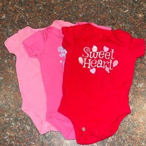 Three set of onesies🎀
